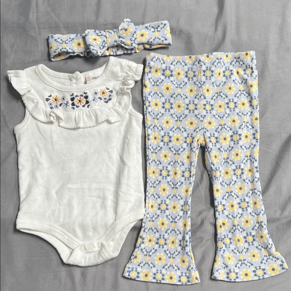 Baby Girls White Floral Ruffle Bodysuit & Yellow Blue Floral Pants Set